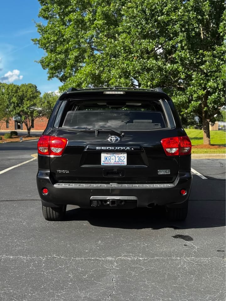 2010 Toyota Sequoia 5