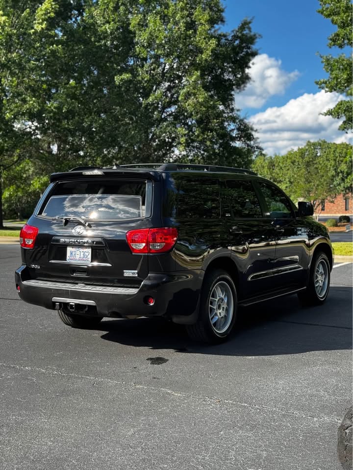 2010 Toyota Sequoia 6