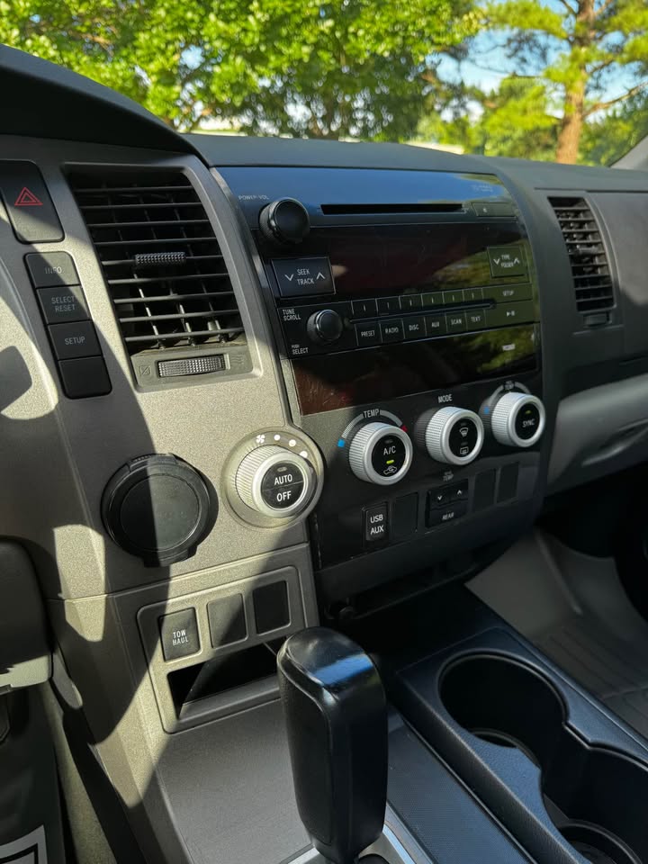2010 Toyota Sequoia 15