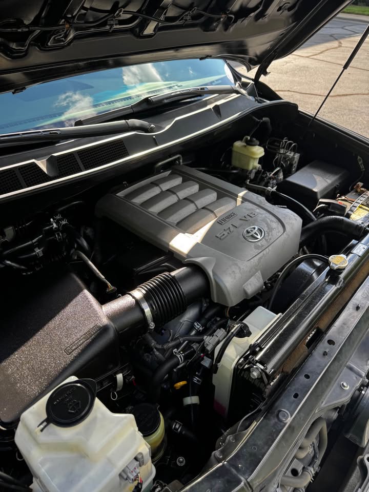 2010 Toyota Sequoia 17