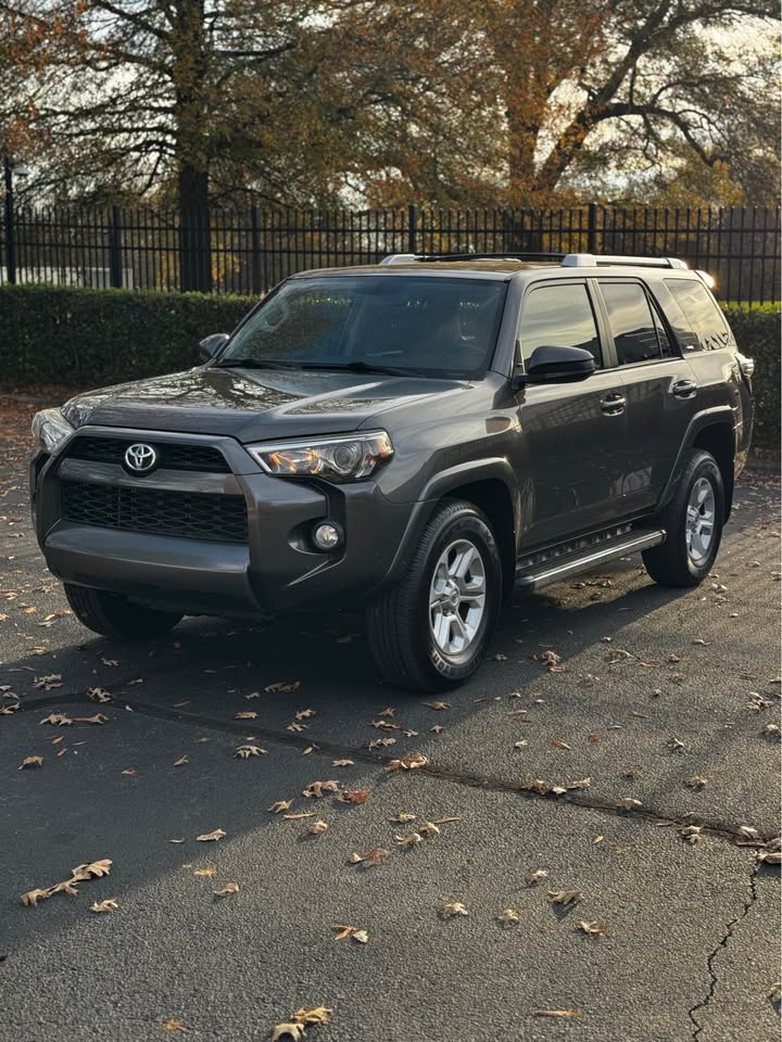 2016 Toyota 4Runner SR5 side view