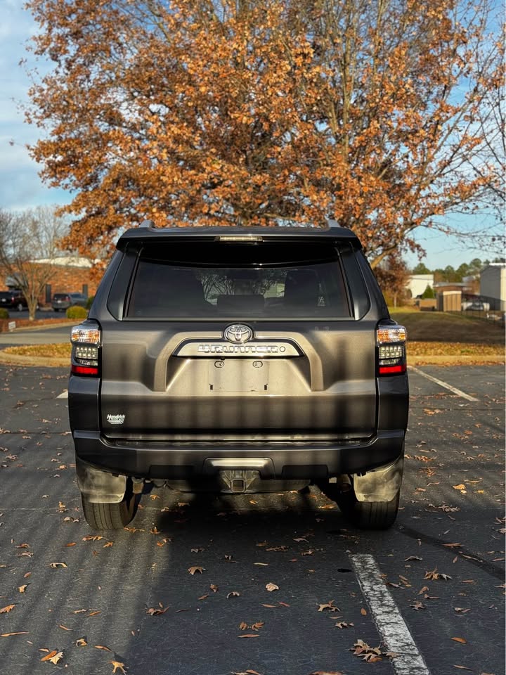 2016 Toyota 4Runner SR5 photo 6