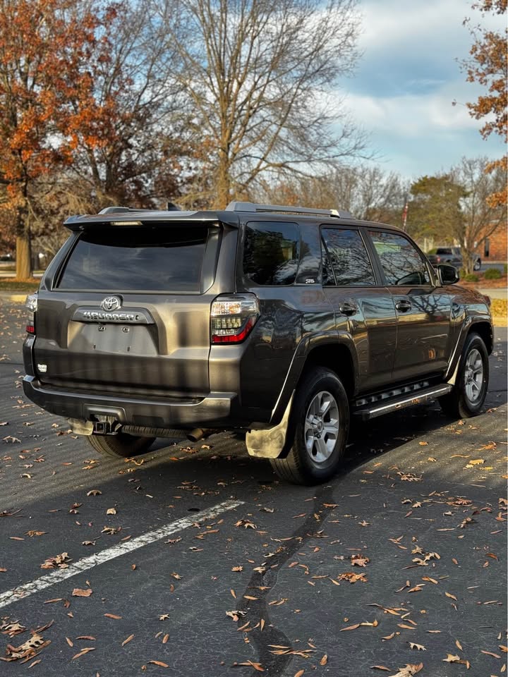 2016 Toyota 4Runner SR5 photo 7