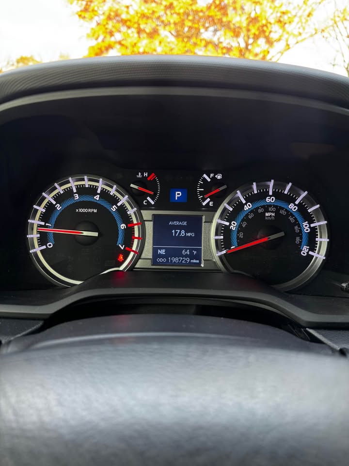 2016 Toyota 4Runner SR5 photo 15