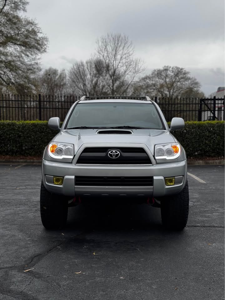 2005 Toyota 4Runner photo 2