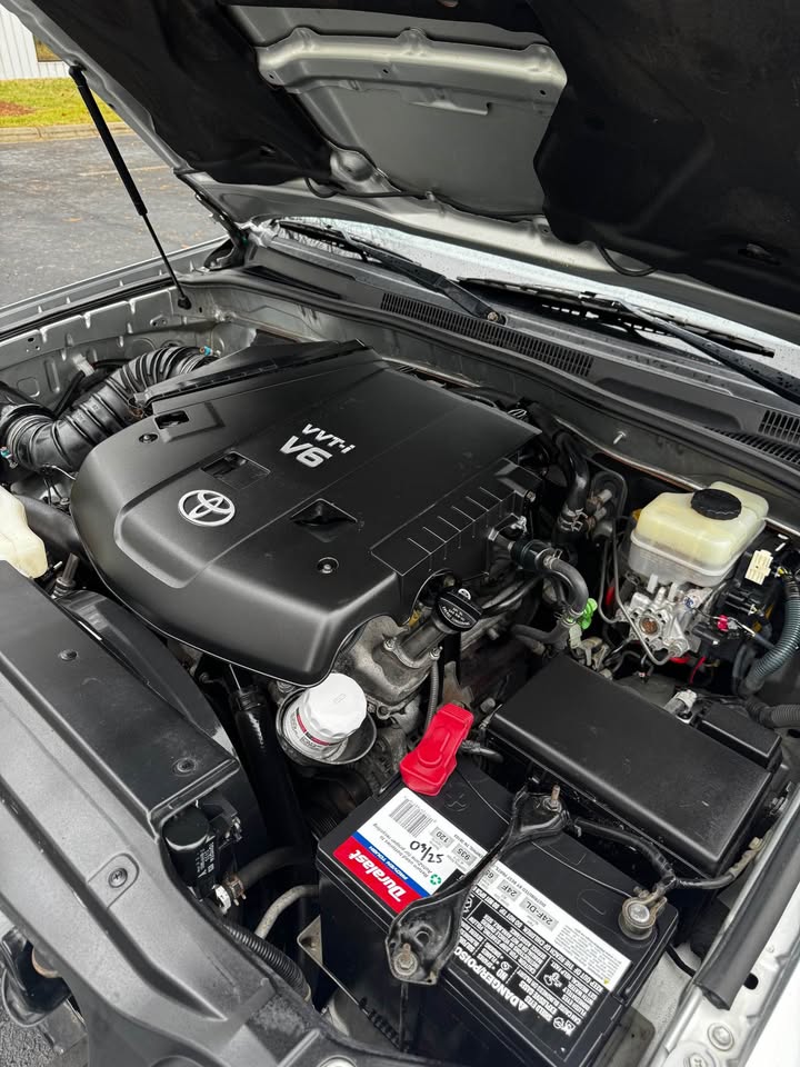 2005 Toyota 4Runner photo 19