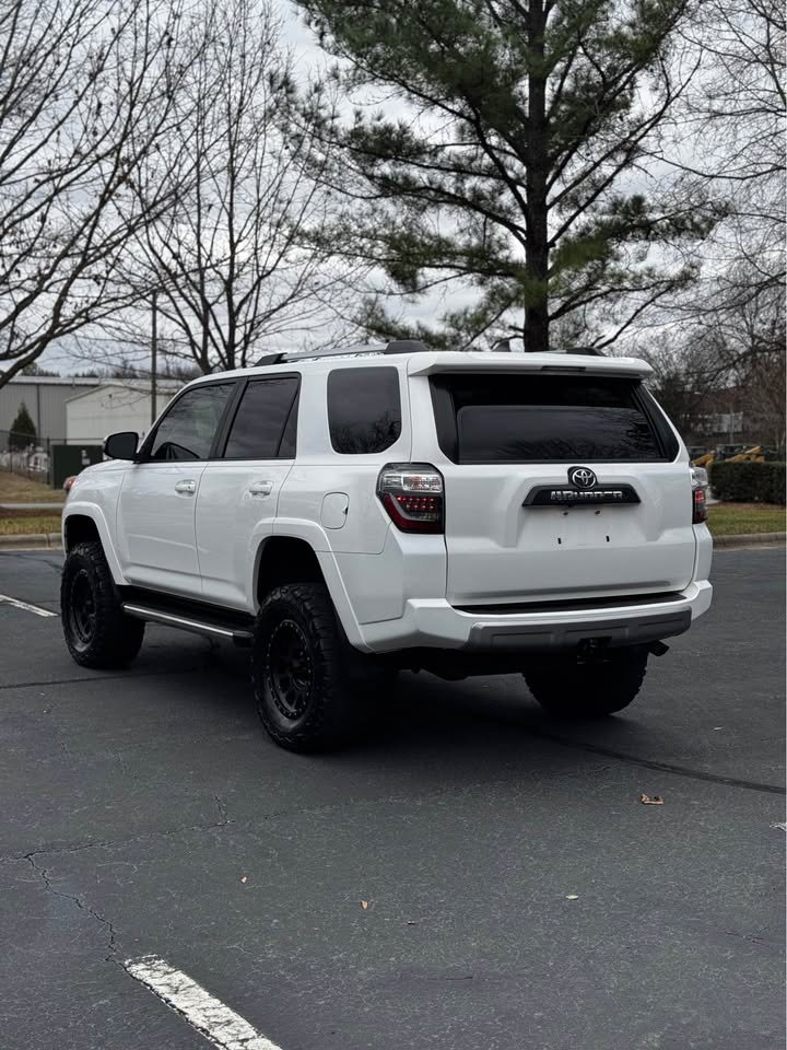 2016 Toyota 4Runner Trail Special Edition photo 3