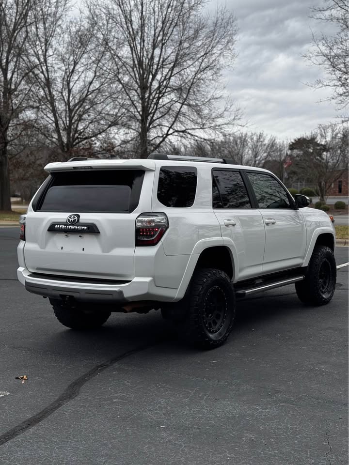 2016 Toyota 4Runner Trail Special Edition photo 4