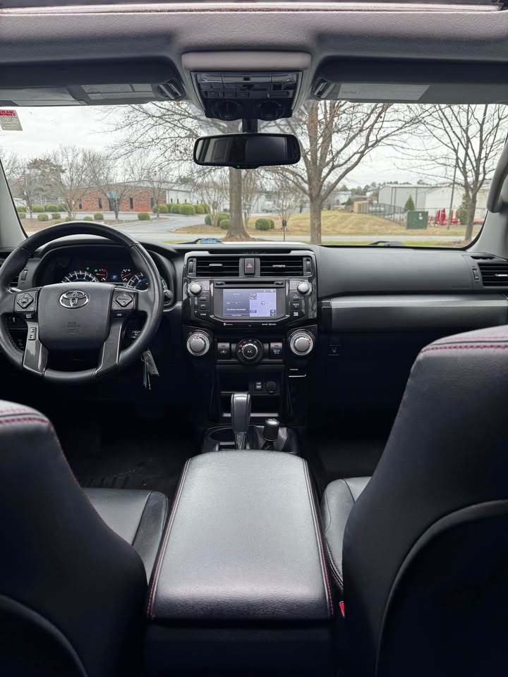 2016 Toyota 4Runner Trail Special Edition photo 9