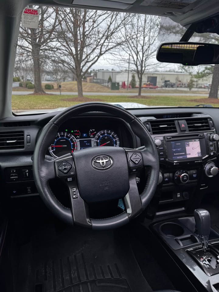 2016 Toyota 4Runner Trail Special Edition photo 10