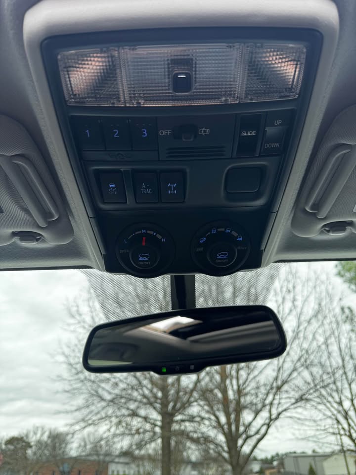 2016 Toyota 4Runner Trail Special Edition photo 13