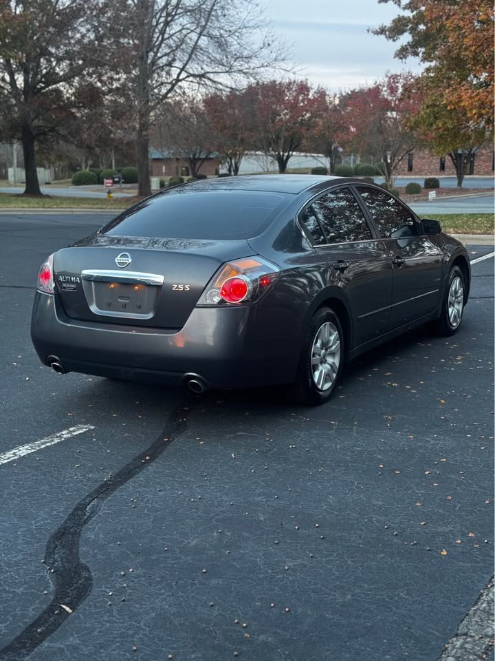 2011 Nissan Altima photo 7