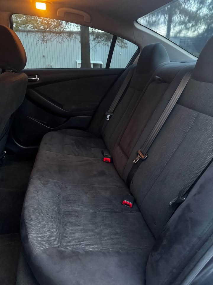 2011 Nissan Altima photo 11