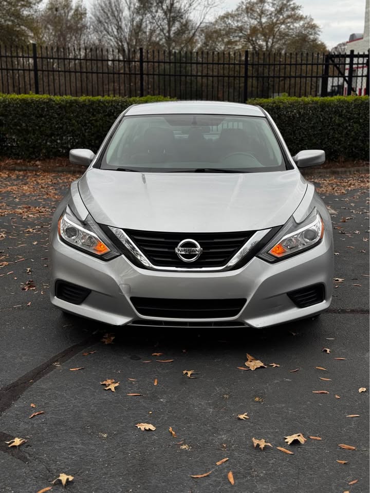 2016 Nissan Altima 2.5 S angle view