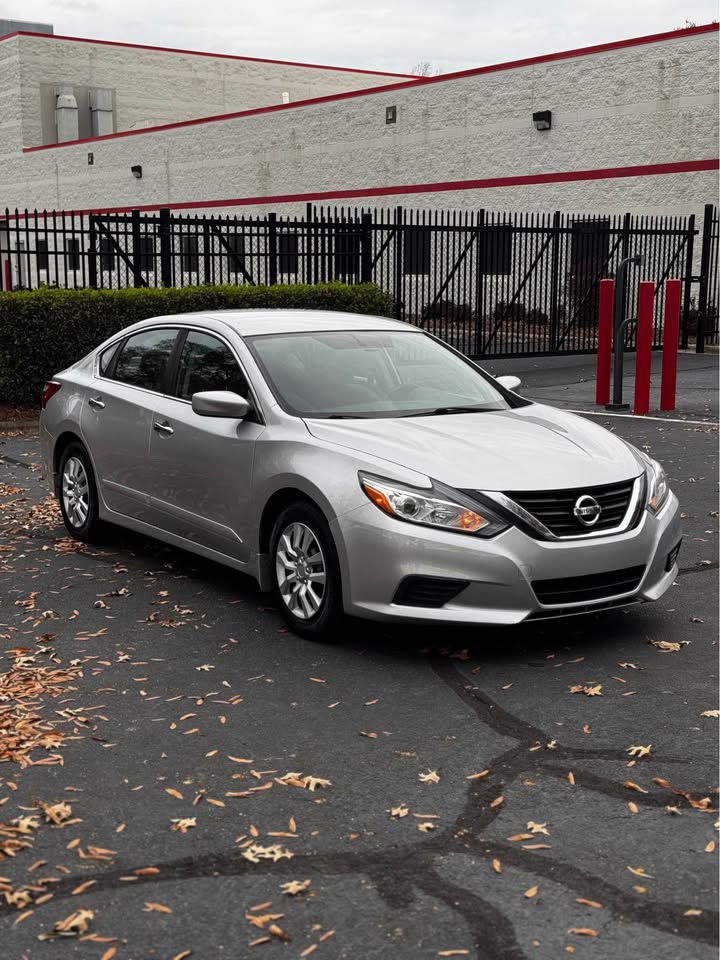 2016 Nissan Altima 2.5 S photo 9