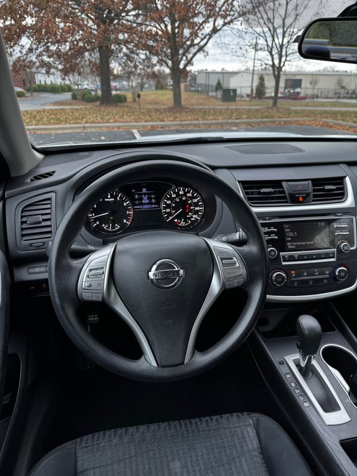 2016 Nissan Altima 2.5 S photo 13
