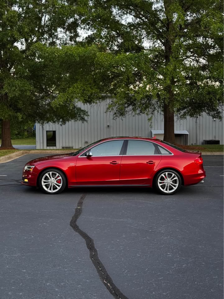 2013 Audi S4 3.0T Quattro Premium Plus Sedan 4D photo 4