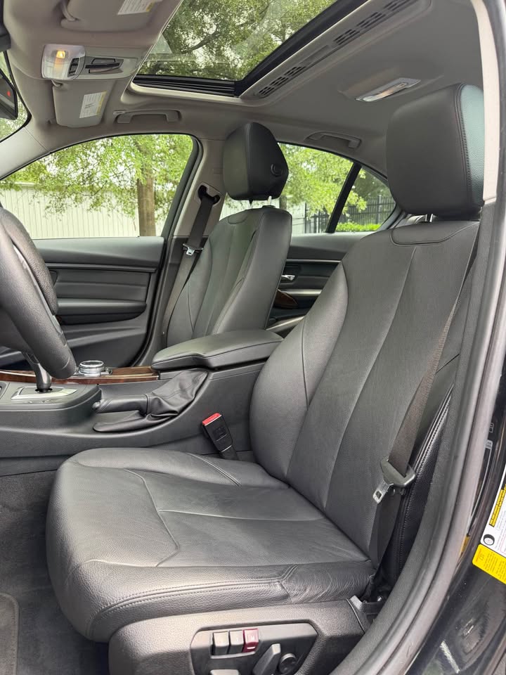 2014 BMW 328i photo 10