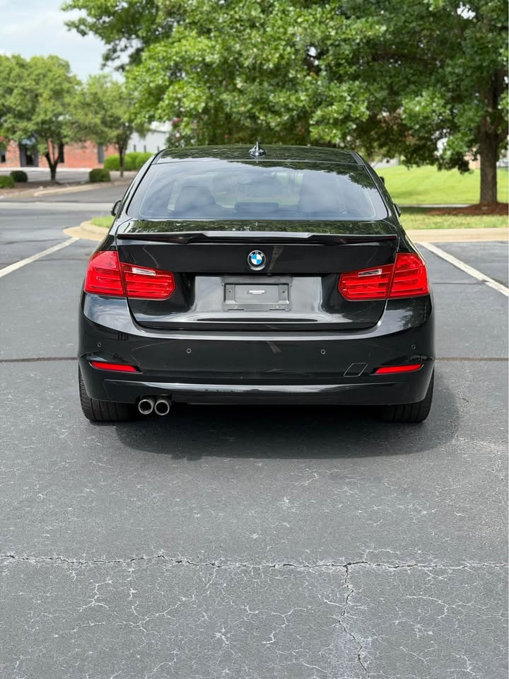 2014 BMW 328i Sedan 4D photo 5