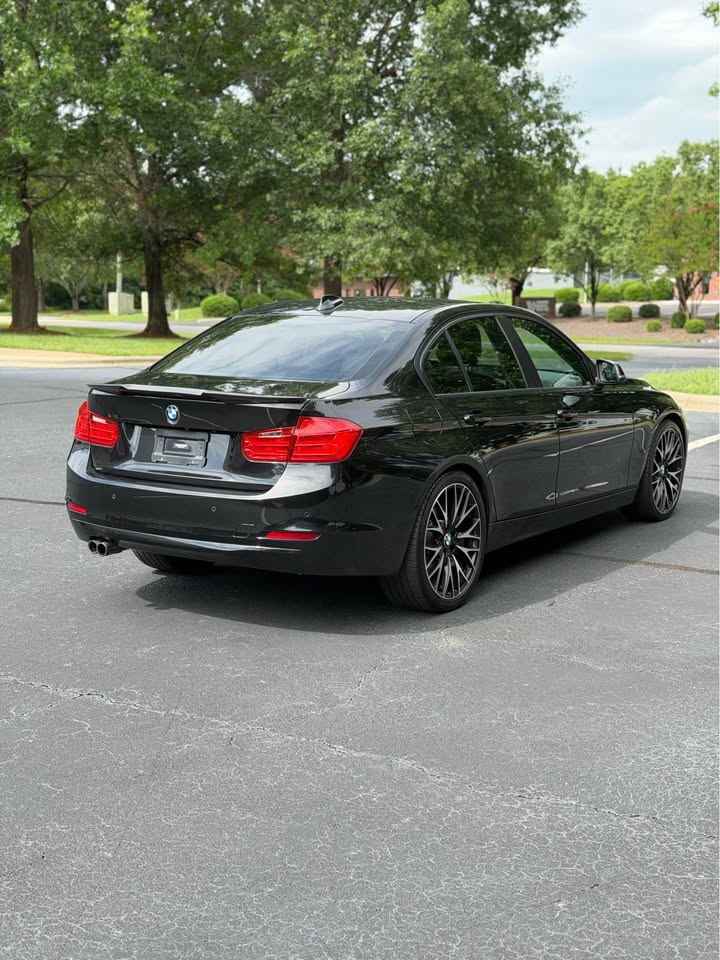 2014 BMW 328i Sedan 4D photo 6