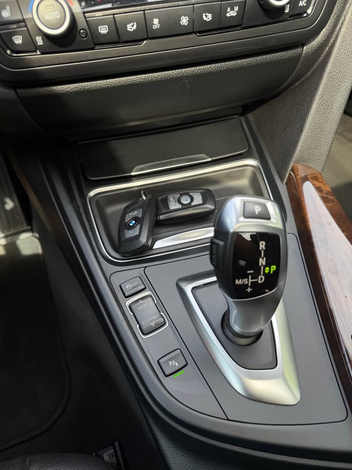 2014 BMW 328i Sedan 4D photo 13