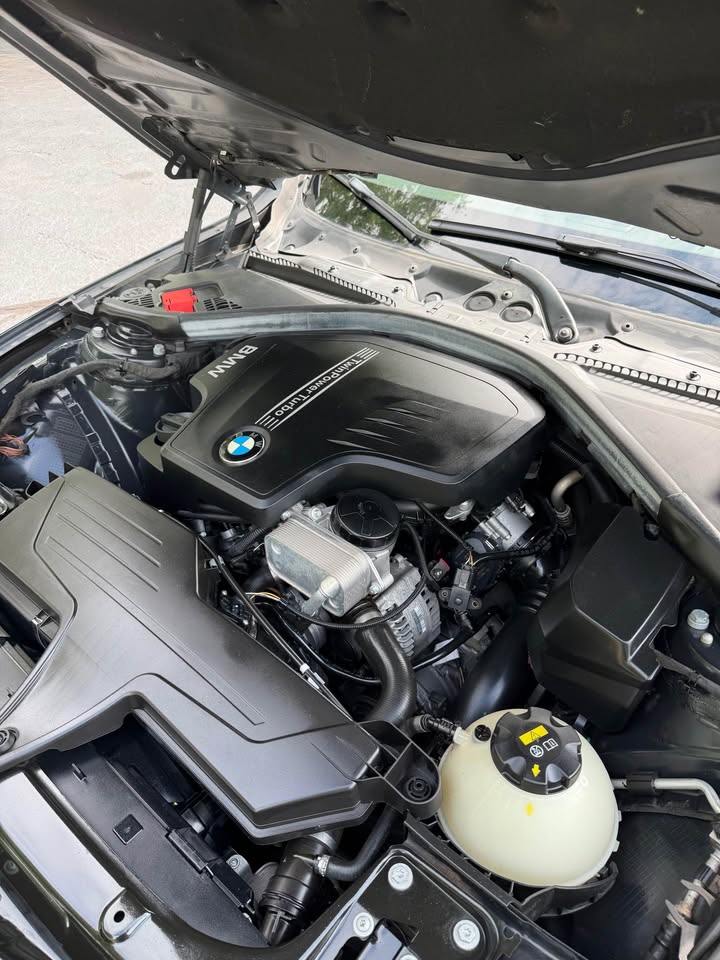 2014 BMW 328i Sedan 4D photo 14