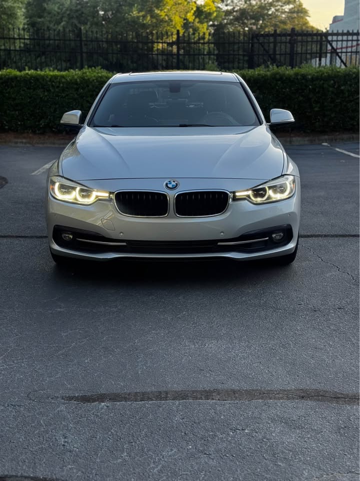 2016 BMW 328i Sedan 4D photo 2