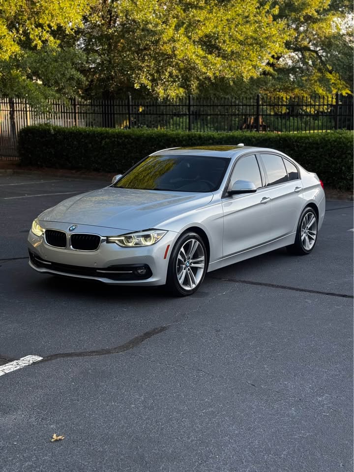 2016 BMW 328i Sedan 4D photo 3