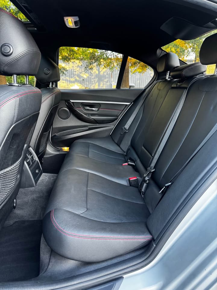 2016 BMW 328i Sedan 4D photo 11