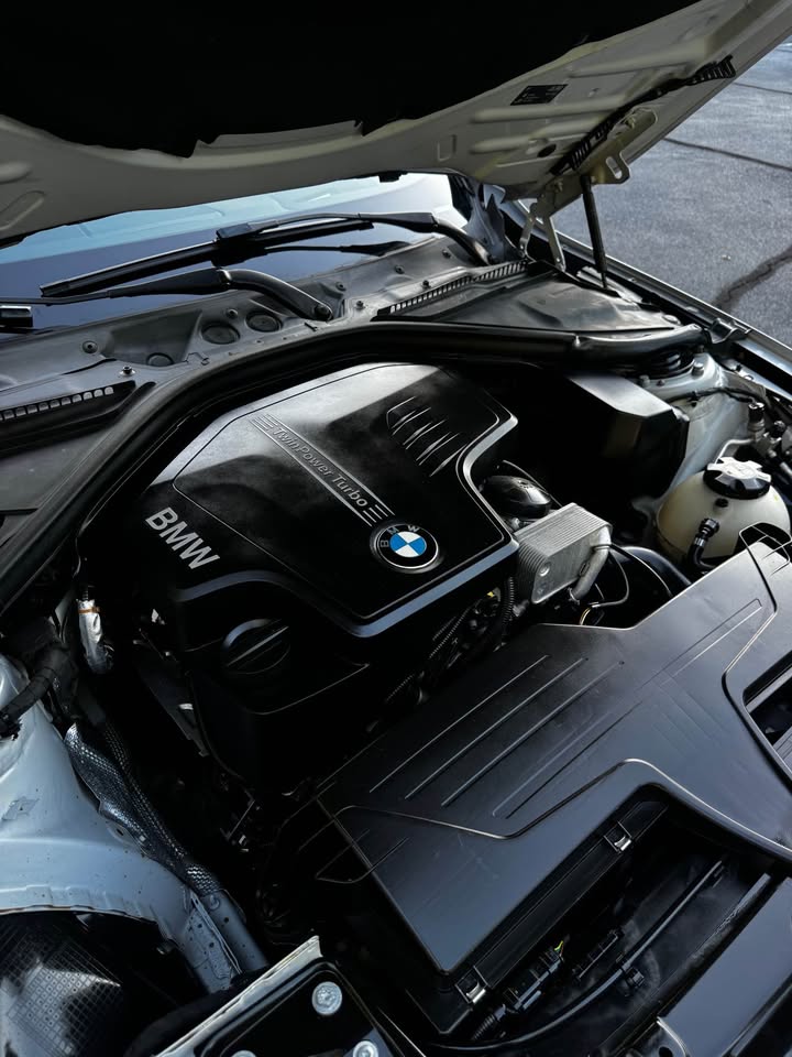 2016 BMW 328i Sedan 4D photo 15