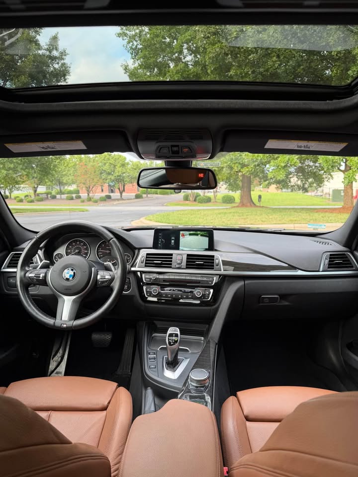 2017 BMW 330i M Sport photo 12