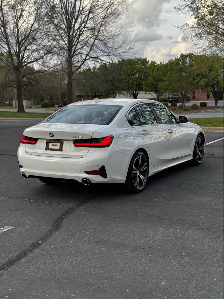 2020 BMW 330i photo 7