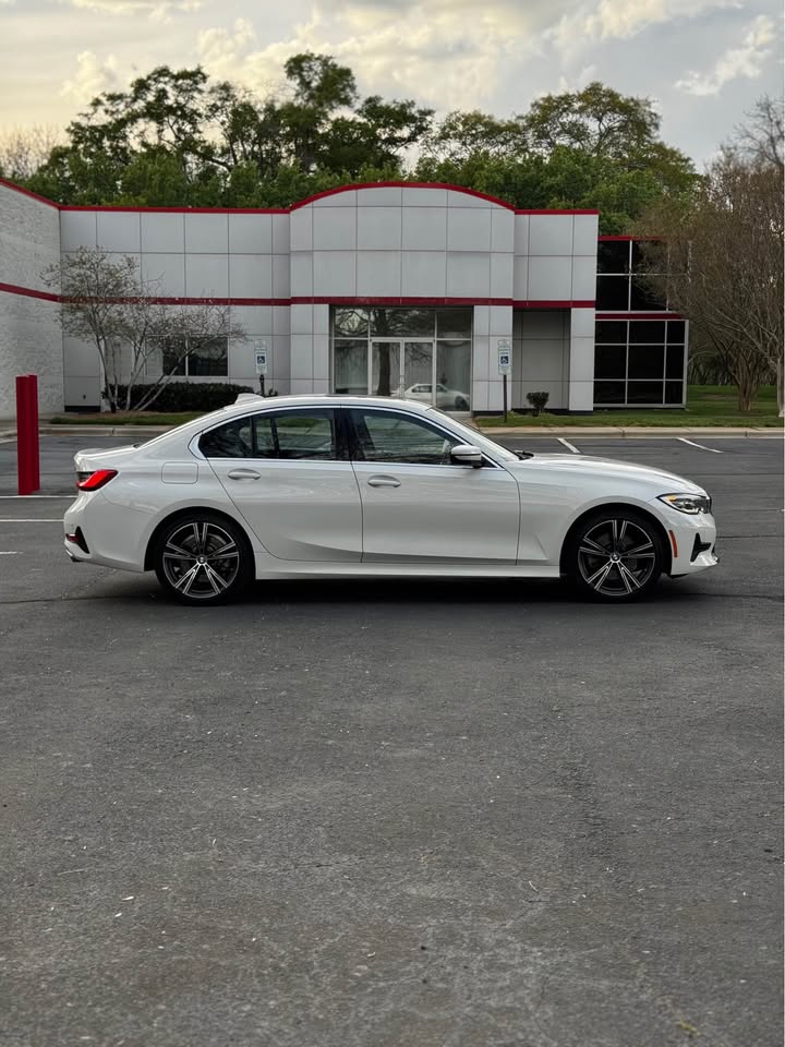 2020 BMW 330i photo 8