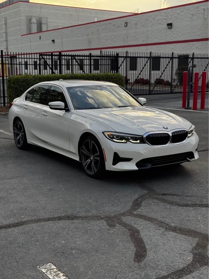 2020 BMW 330i photo 9