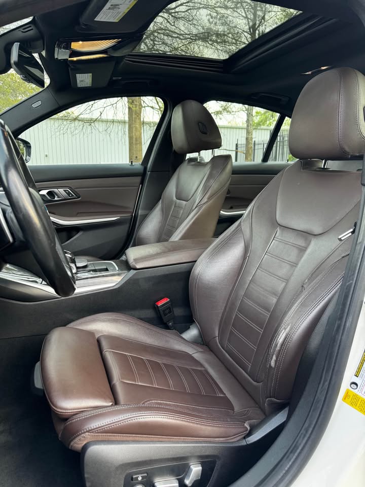 2020 BMW 330i photo 10