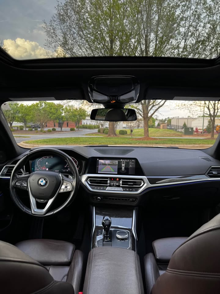 2020 BMW 330i photo 12