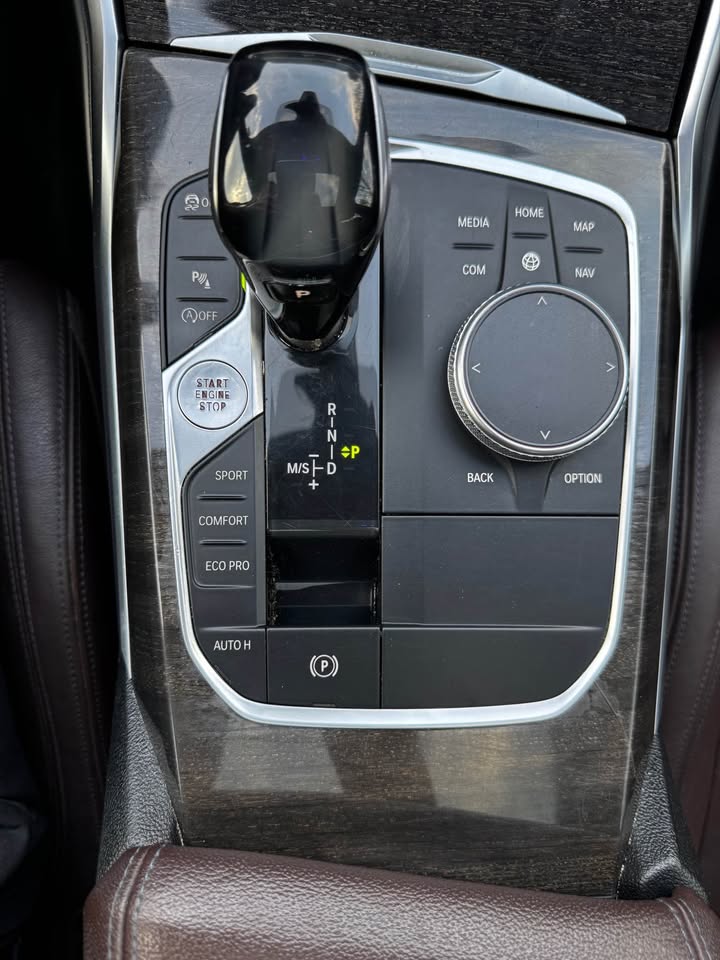 2020 BMW 330i photo 16