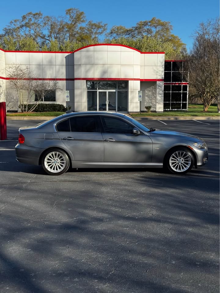 2011 BMW 335d photo 8