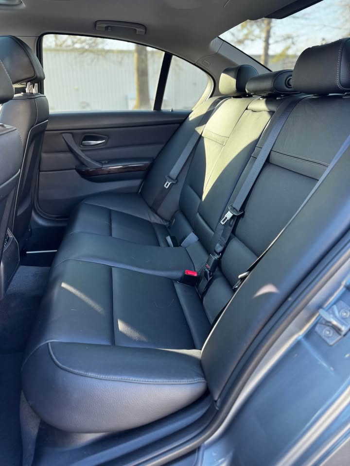 2011 BMW 335d photo 11