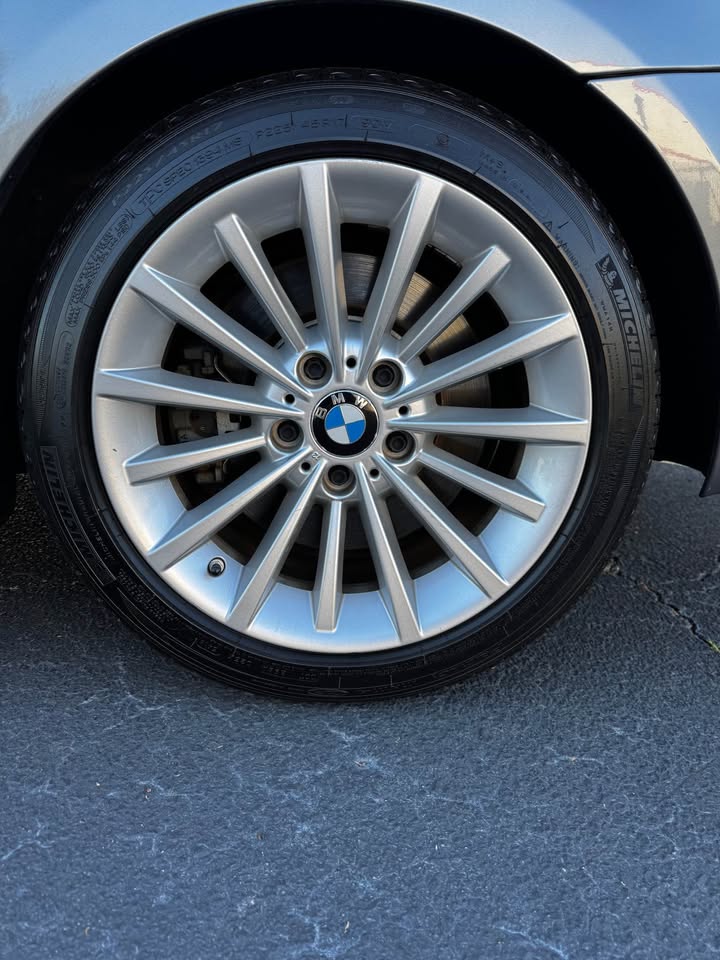 2011 BMW 335d photo 16