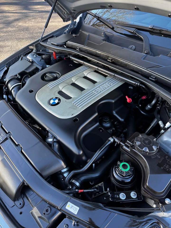 2011 BMW 335d photo 18