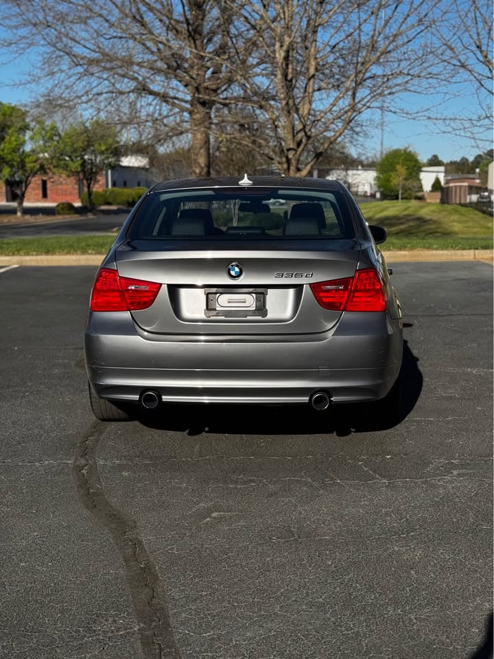 2011 BMW 335d photo 6