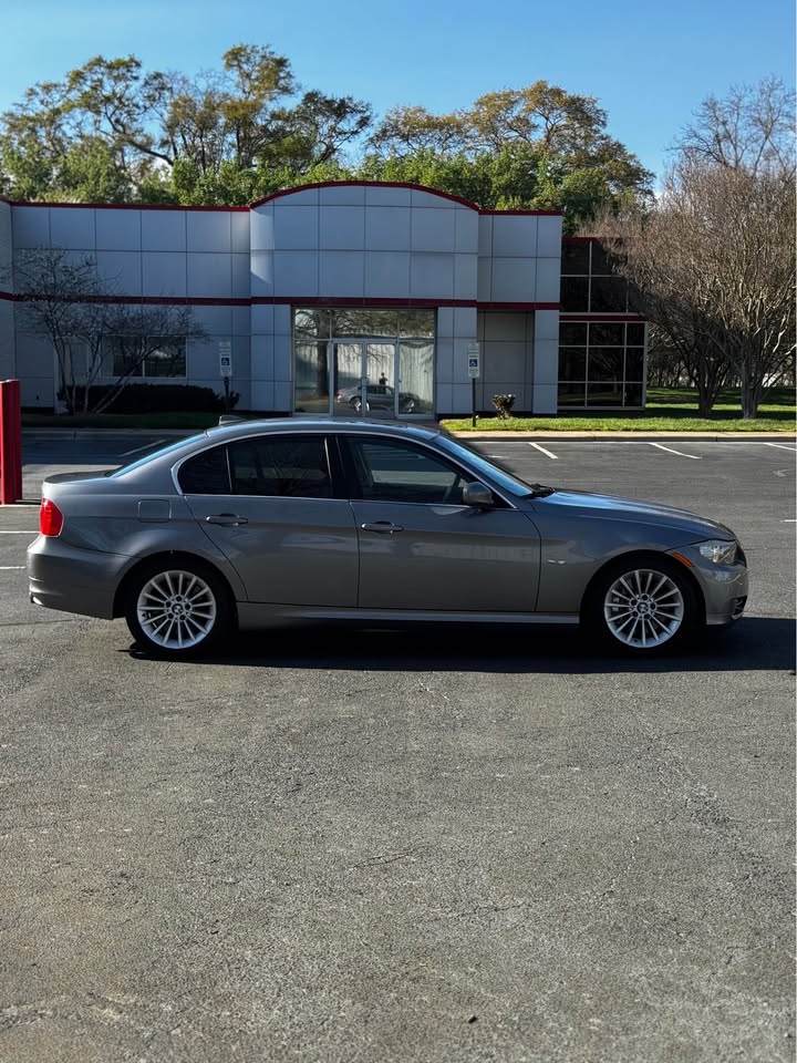 2011 BMW 335d photo 8