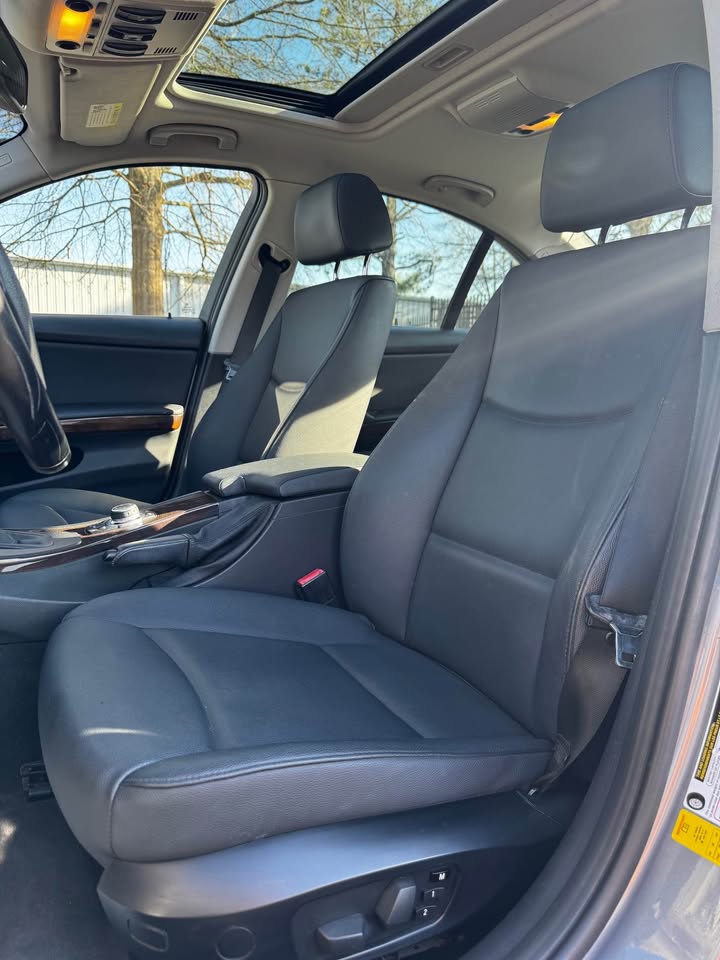 2011 BMW 335d photo 10