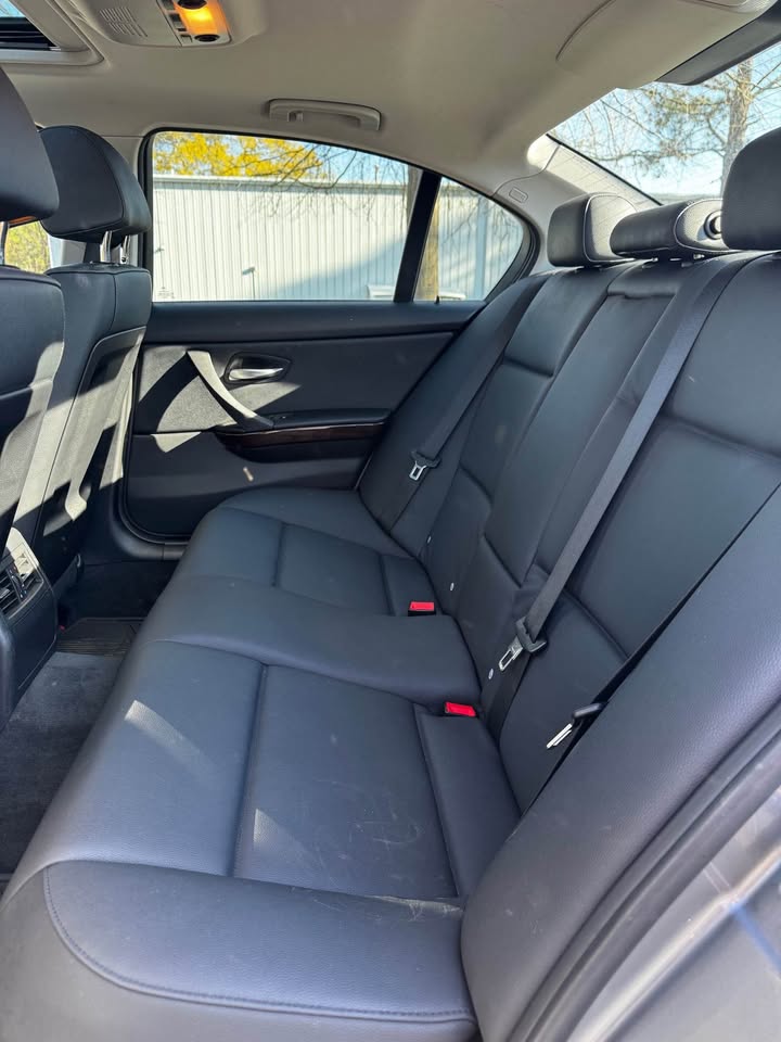 2011 BMW 335d photo 11