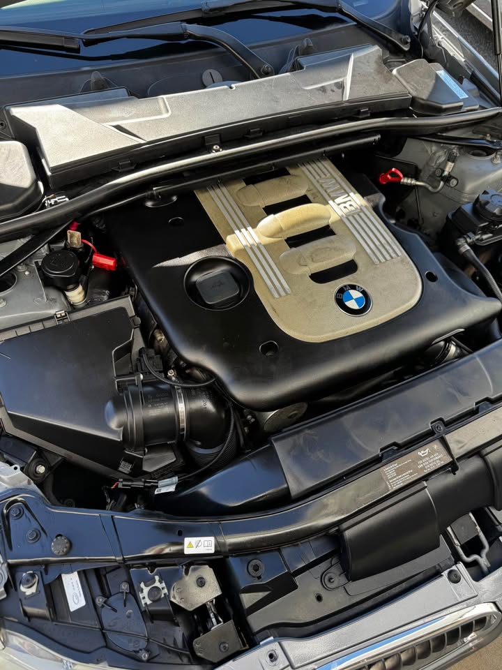 2011 BMW 335d photo 16