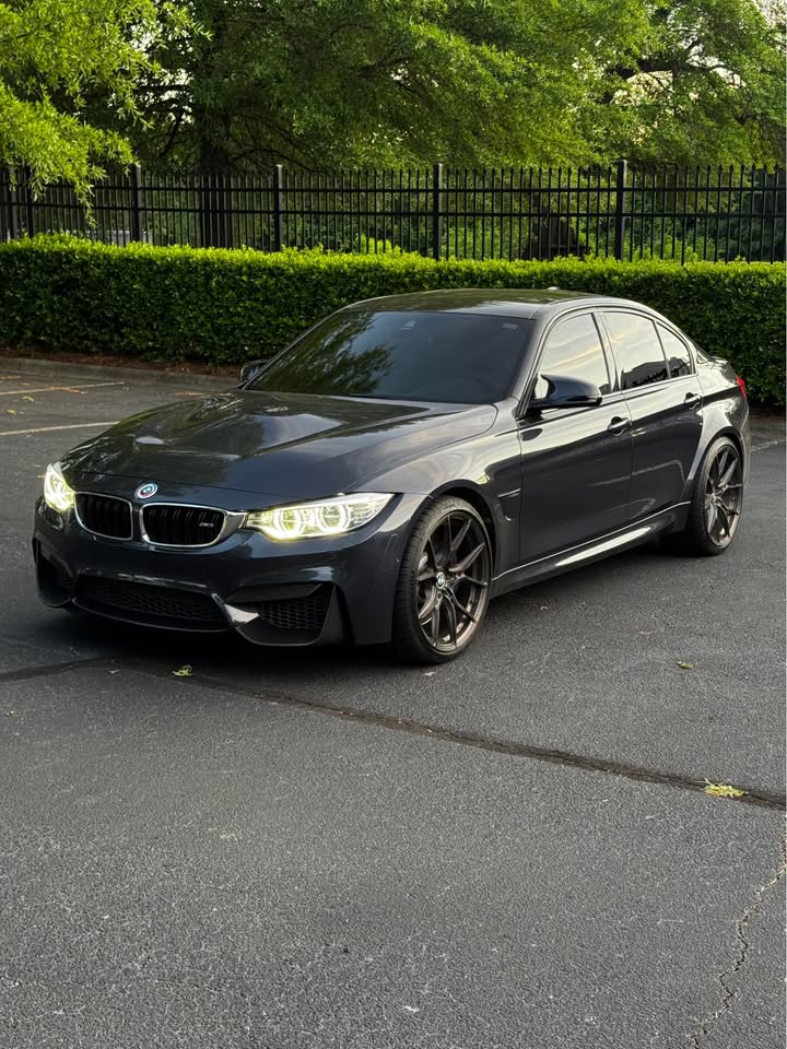 2017 BMW M3 photo 2