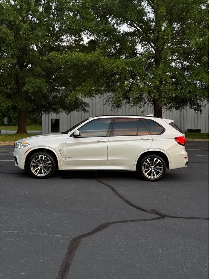 2016 BMW X5 xDrive35i M Sport Sport Utility 4D photo 3