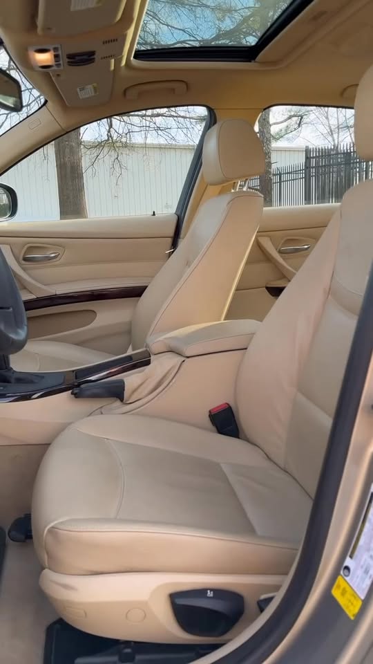 2011 BMW 328i photo 2