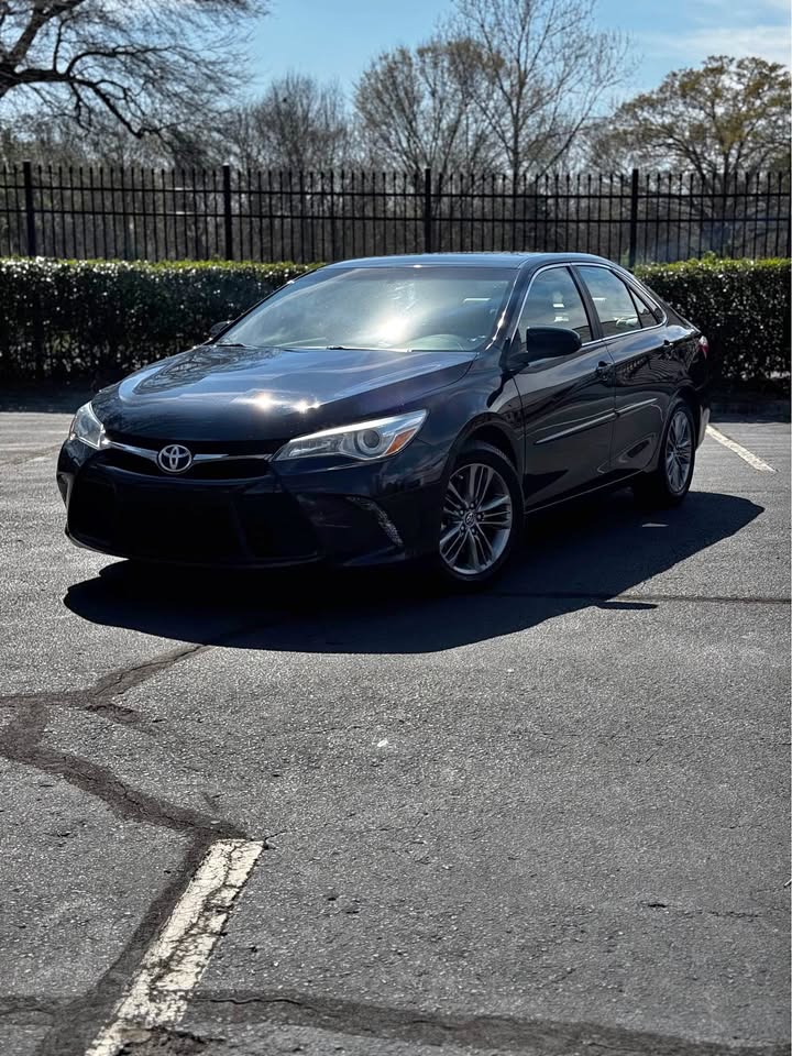 2015 Toyota Camry SE Sedan 4D